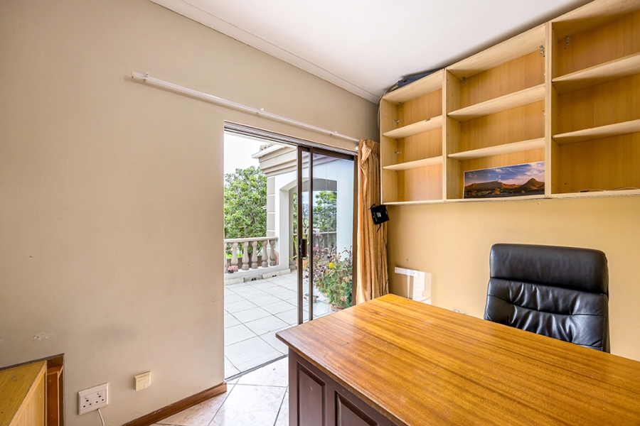 6 Bedroom Property for Sale in Sunset Beach Western Cape